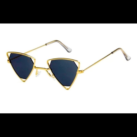 Accessories - Retro Triangle Sunglasses